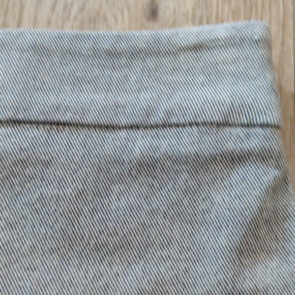 Necessary Objects | Grey pencil skirt - Picture 2 of 4